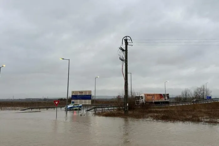 cod-portocaliu-de-inundatii-pe-jiu-si-teleajen-pana-vineri