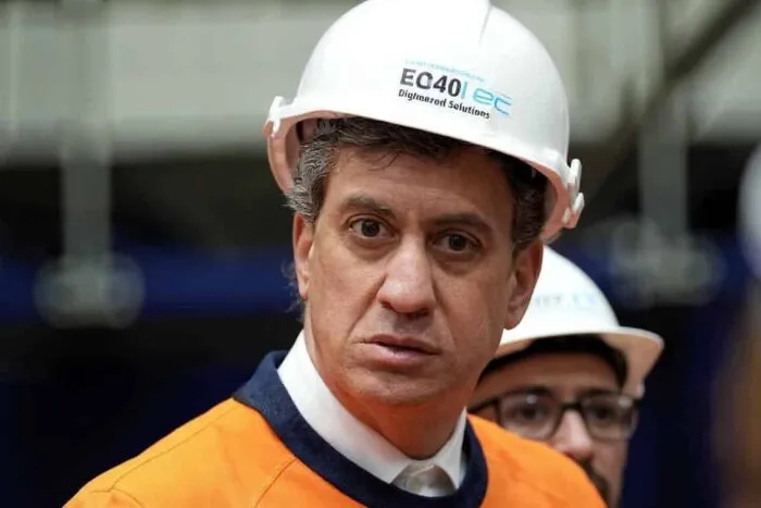 fiasco-de-46-miliarde-in-uk-30-000-de-case-distruse-de-un-program-verde-esuat