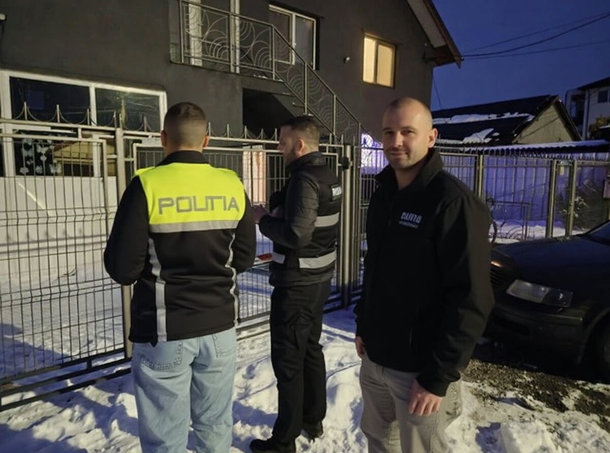 Fraude bancare cu pensionari fictivi: Percheziții în Constanța și Buzău