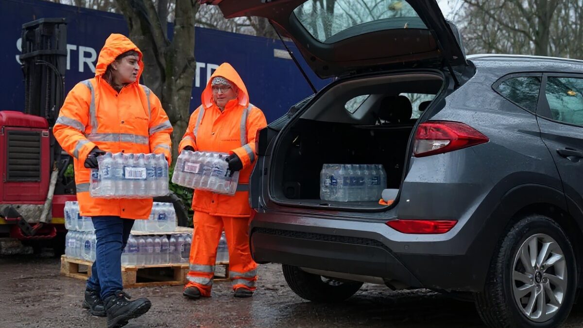 furnizarea apei reluata pentru mii de clienti din marea britanie