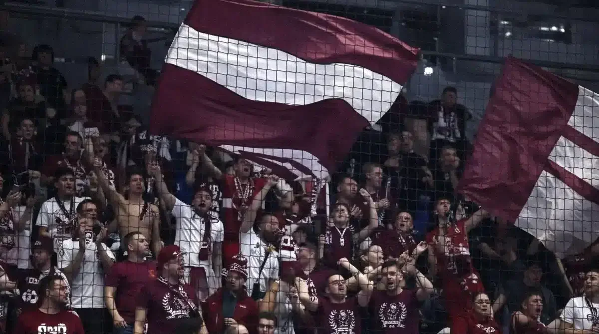 galeria rapidului pregateste un moment special la handbal inainte de revenirea superligii.webp