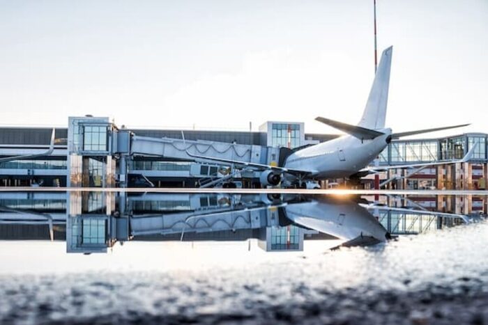 gheata blocheaza aeroporturi din europa centrala zboruri anulate