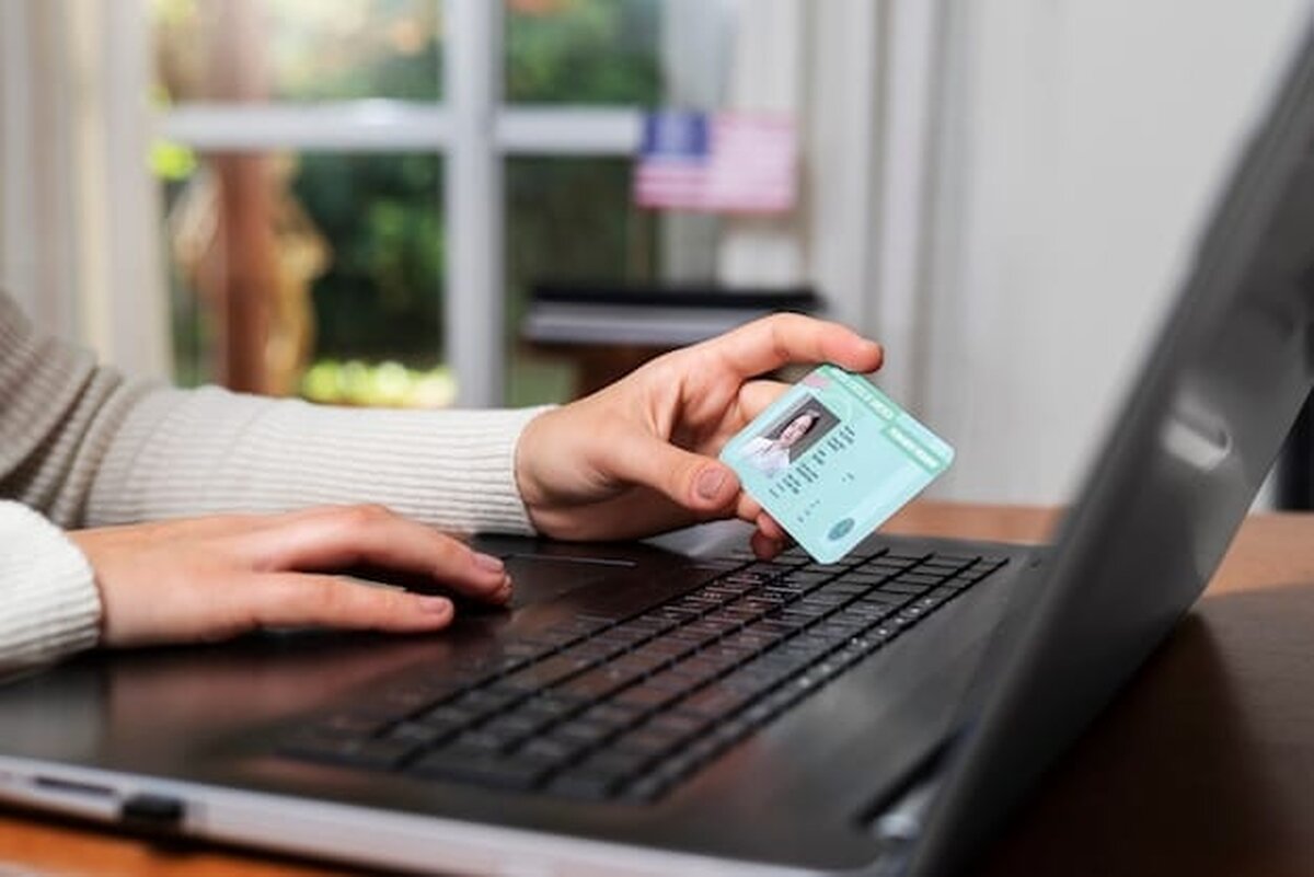 Guvernul face stânga-mprejur: Renunță la ID-ul digital obligatoriu pentru angajați