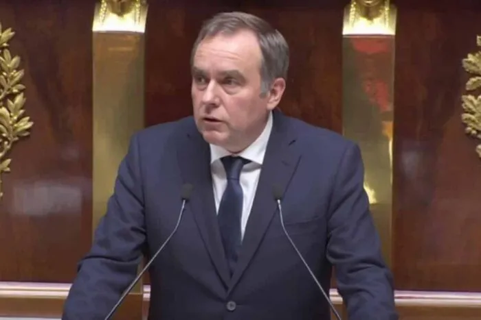 guvernul-francez-salvat-de-19-voturi-cum-a-fortat-bugetul-si-a-evitat-caderea