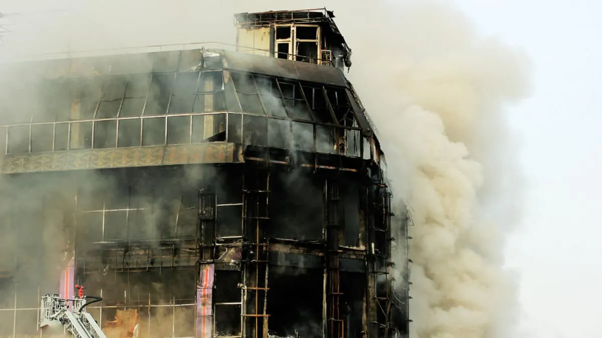 Incendiu puternic la Seul: Sute de persoane evacuate din Guryong