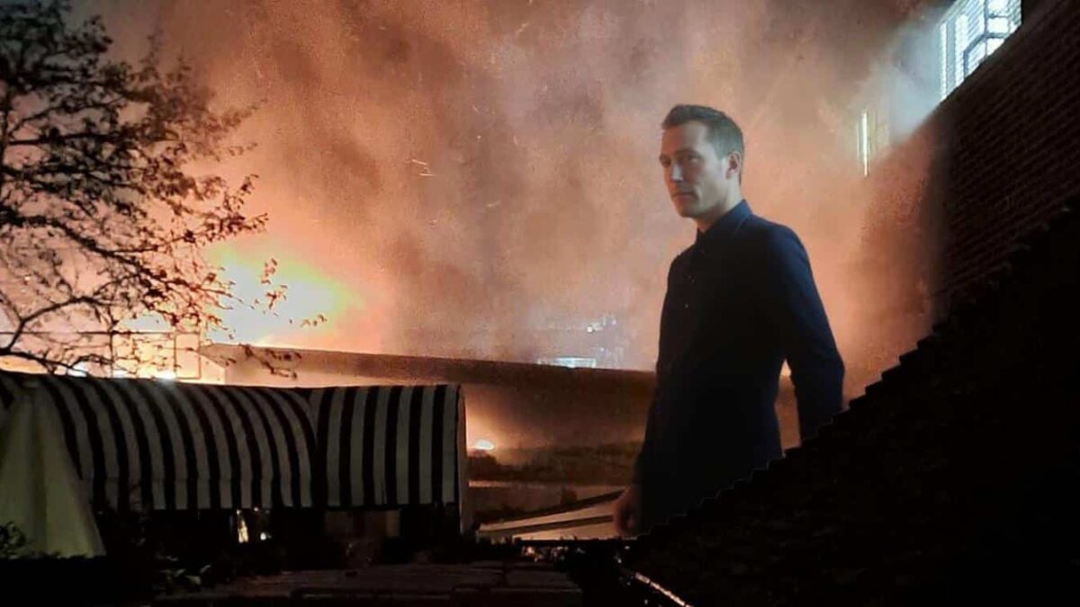 Incendiu la un club de lux din Londra - 80 de pompieri și 12 autospeciale la intervenție incendiu la un club de lux din londra 80 de pompieri si 12 autospeciale la interventie