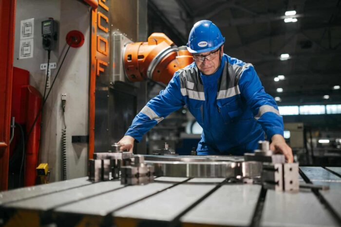 INS: Producția industrială a scăzut în primele 11 luni din 2025 ins productia industriala a scazut in primele 11 luni din 2025