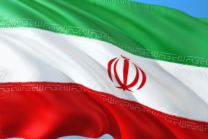 iran economia in colaps rialul se prabuseste si strada fierbe