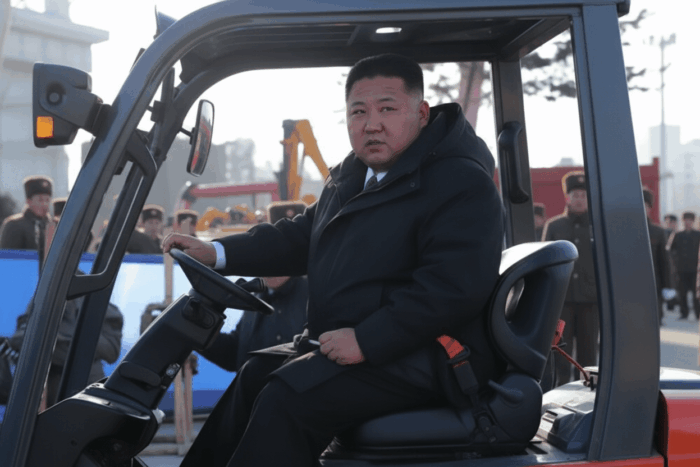 kim jong un conduce stivuitor la memorialul soldatilor nord coreeni