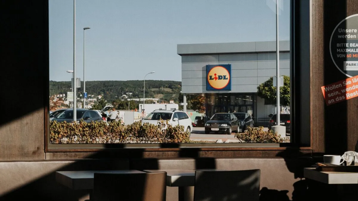 lidl-retrage-burgeri-de-2-49-pericol-de-soc-anafilactic-din-cauza-unei-etichete