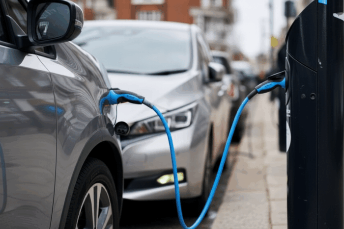 Mașinile electrice au depășit mașinile pe benzină în UE londonezii platesc taxa de congestie si pentru masinile electrice