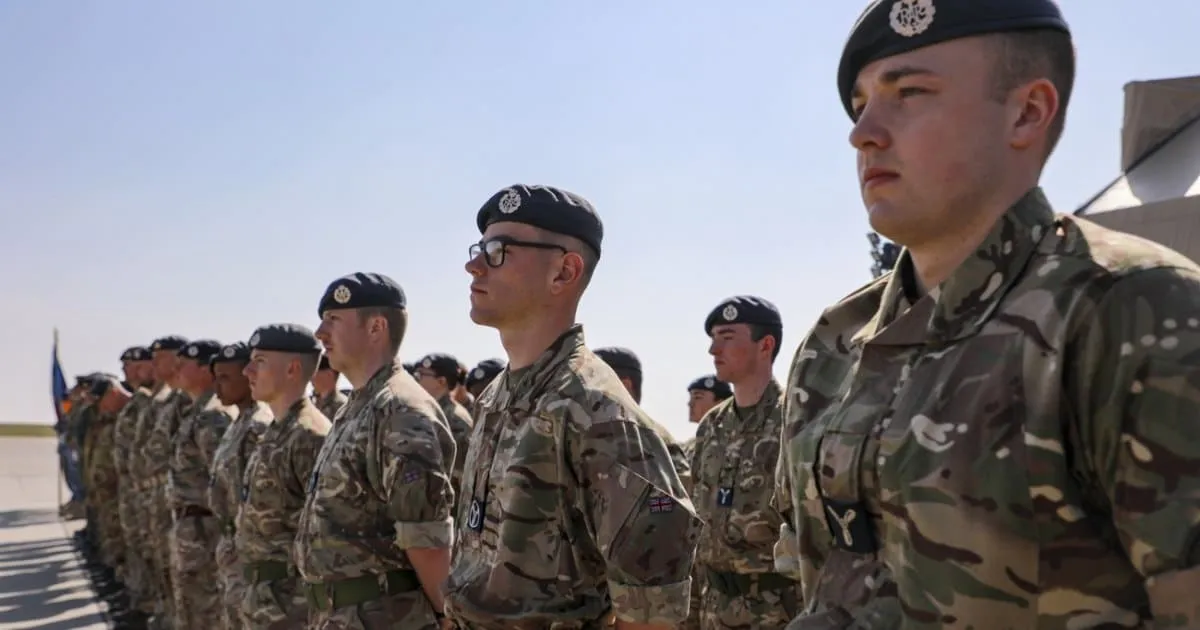 marea-britanie-si-franta-planuiesc-sa-trimita-15-000-de-militari-in-ucraina.jpg
