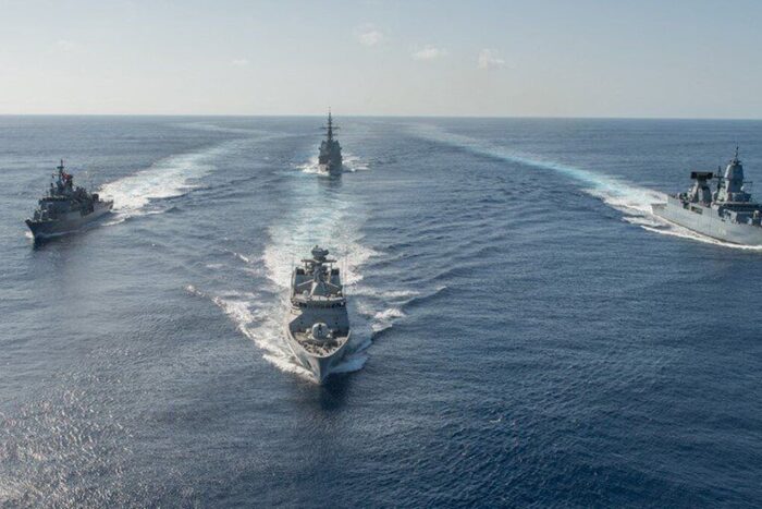 marina britanica 2 zile pe urmele a 2 nave rusesti in canalul manecii