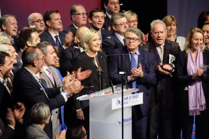 marine-le-pen-contesta-interdictia-de-a-candida-la-prezidentiale