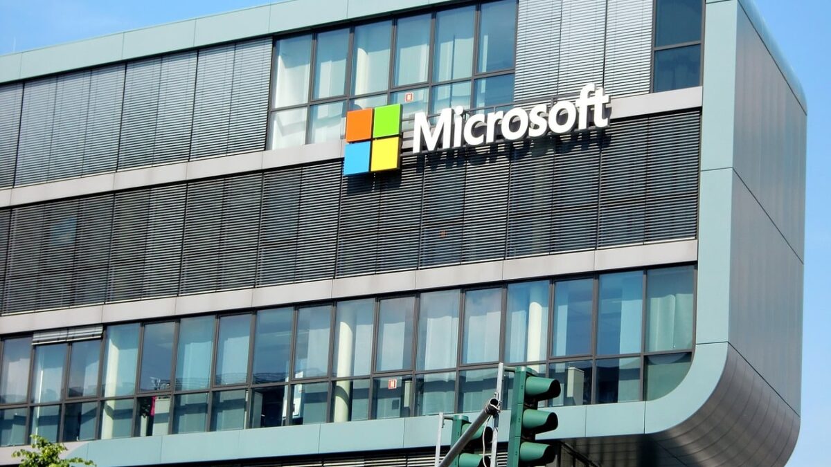 Microsoft renunță la aplicația Office Lens pentru iOS și Android microsoft renunta la aplicatia office lens pentru ios si android