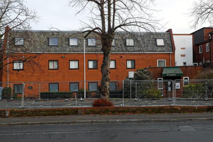 migrant de 23 de ani acuzat de agresiune scandal la un hotel cu 100 de refugiati