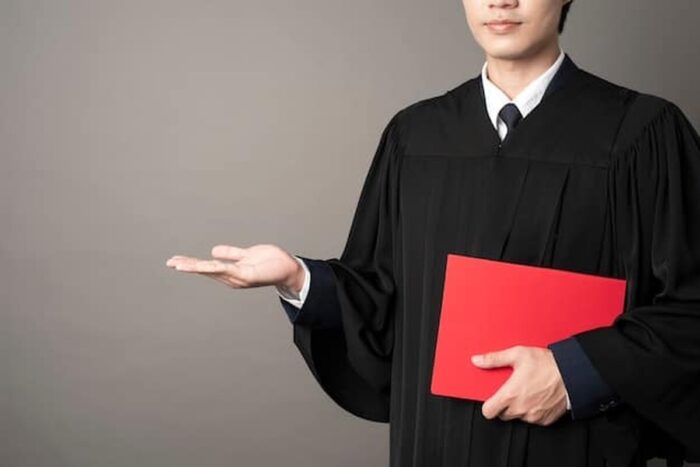 pensia magistratilor depaseste de 9 ori media din sistemul public