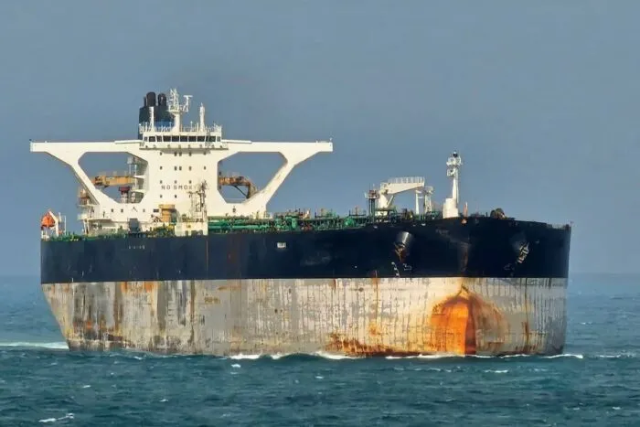 petrolierul-marinera-escortat-de-rusia-urmarit-de-nato