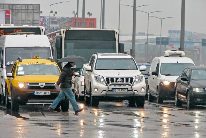 Piața auto sfidează criza - +3,9% în 2025, românii nu renunță la mașini piata auto sfideaza criza 39 in 2025 romanii nu renunta la masini
