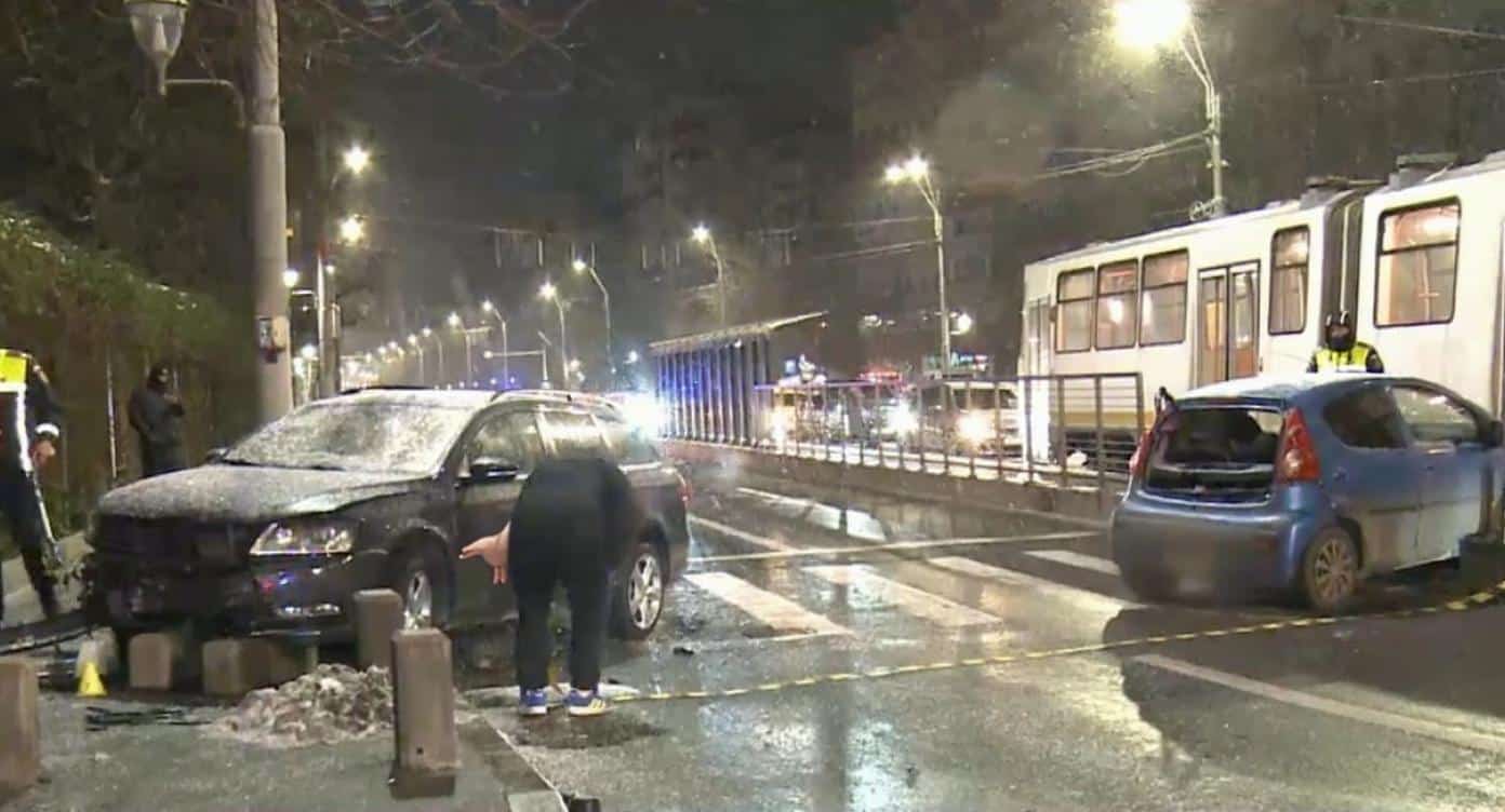 Pieton strivit între mașini pe o trecere din București