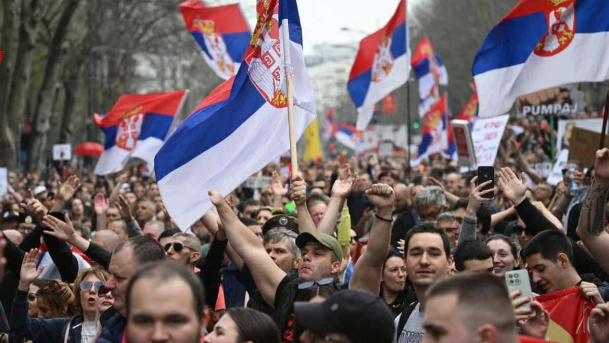 Serbia, blocată 7 zile. MAE avertizează românii - evitați granița de la 26 ianuarie serbia blocata 7 zile mae avertizeaza romanii evitati granita de la 26 ianuarie