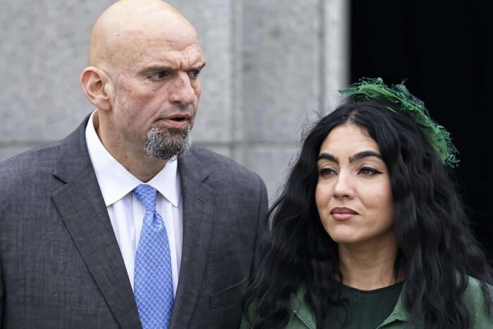 sotia senatorului fetterman il ataca public scandal urias pe imigratie in sua