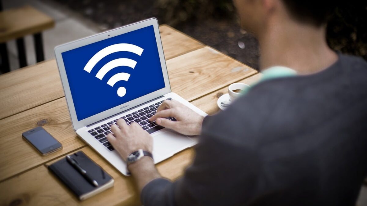 starlink ia cu asalt aviatia wifi rapid la bord pentru tot mai multi