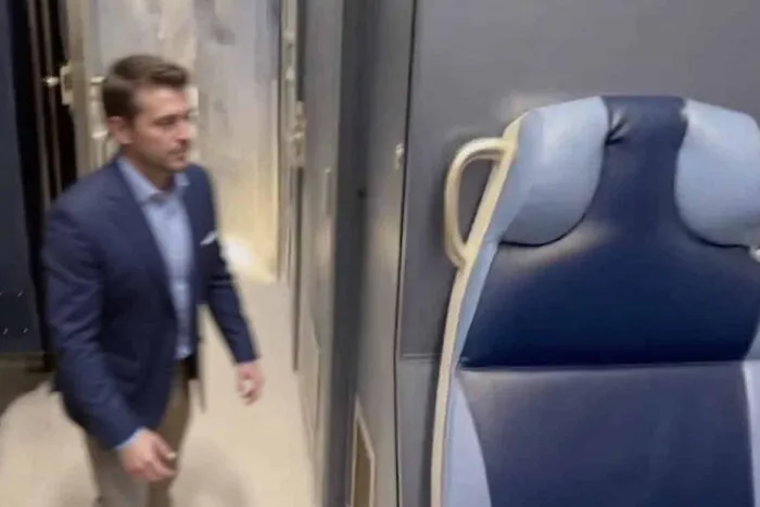 sua-sub-asediu-4-000-zboruri-anulate-800-000-case-fara-curent-si-un-tren-ingropat-in-zapada