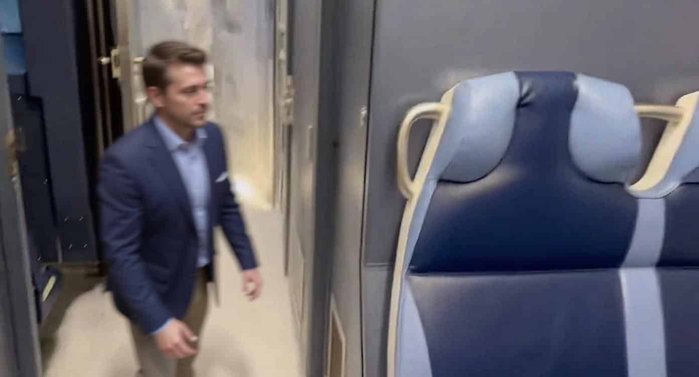 SUA, sub asediu – 4.000 zboruri anulate, 800.000 case fără curent și un tren îngropat în zăpadă