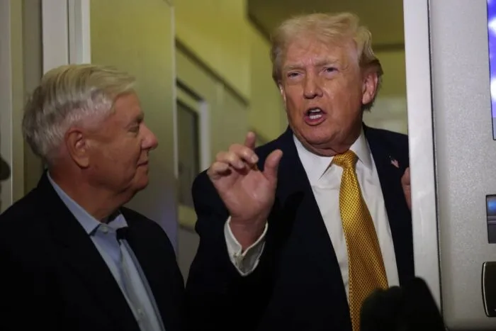 trump-aproba-sanctiuni-care-ar-putea-impune-tarife-de-500-indiei.jpg