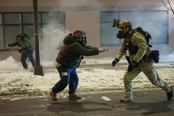 trump presat in minnesota dupa 2 morti il trimite pe tar sa repare situatia