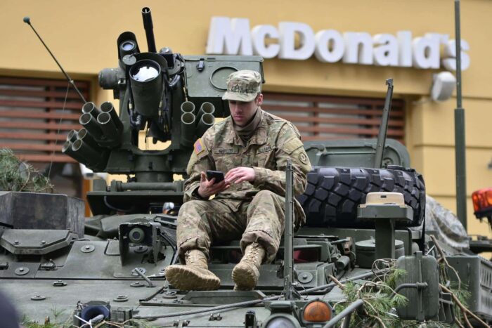 trump umileste nato 457 de britanici morti acuzati ca au stat departe de front