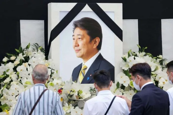ucigasul-lui-abe-sentinta-pe-viata-o-donatie-de-1-milion-catre-o-secta-i-a-distrus-viata