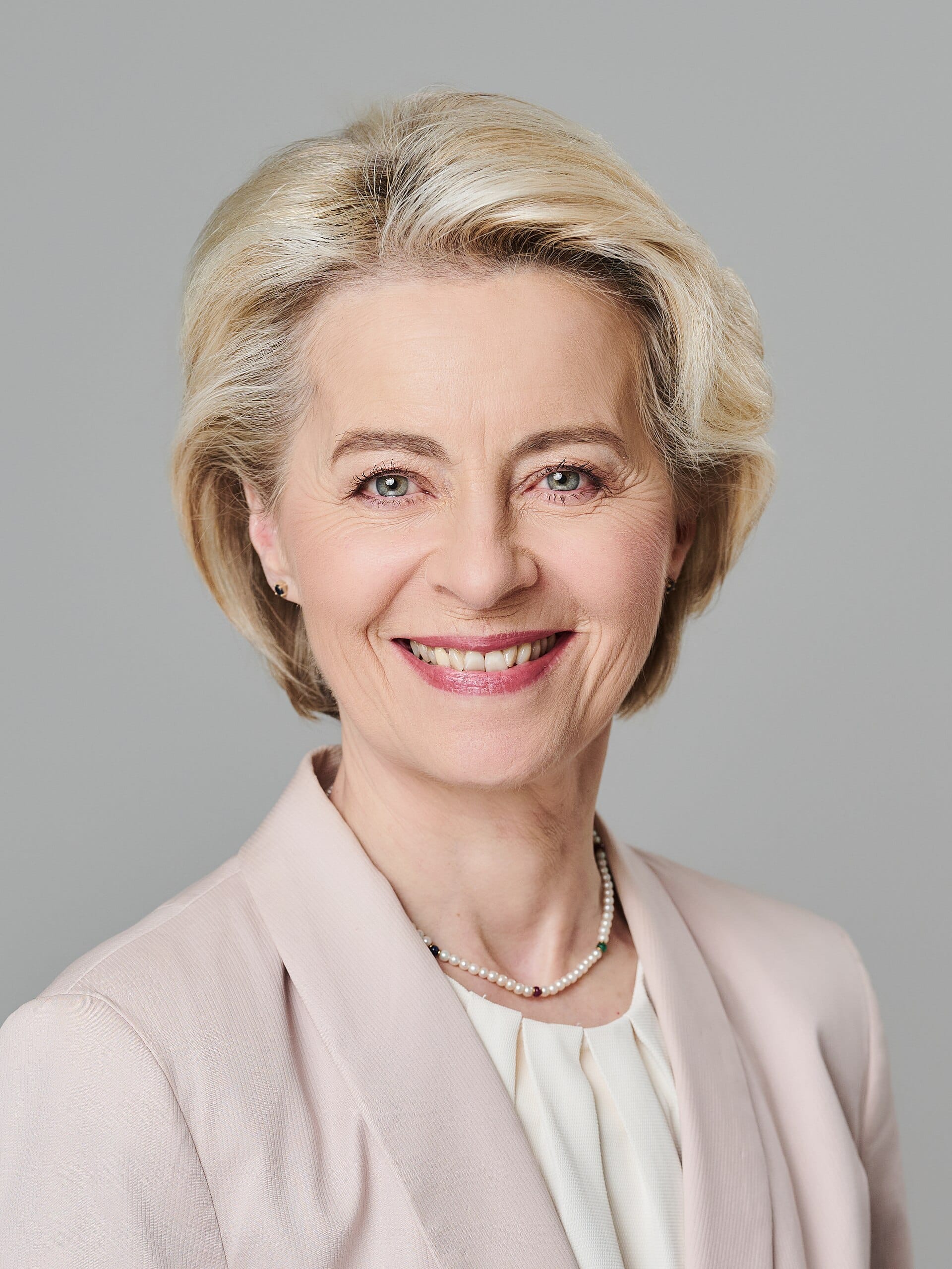 Ursula von der Leyen, absentă de la dezbaterea moțiunii de cenzură