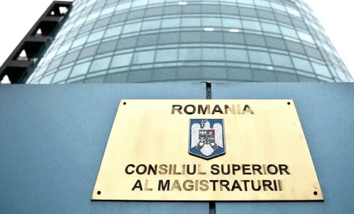 16 Curți de Apel îi cer președintelui Dan să retrimită legea pensiilor speciale