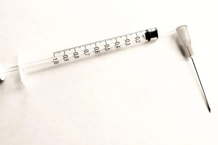 Medicament injectabil HIV, cu administrare bianuală, ar putea ajunge și în România