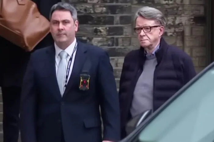 Lordul Mandelson, reținut și eliberat pe cauțiune într-o anchetă