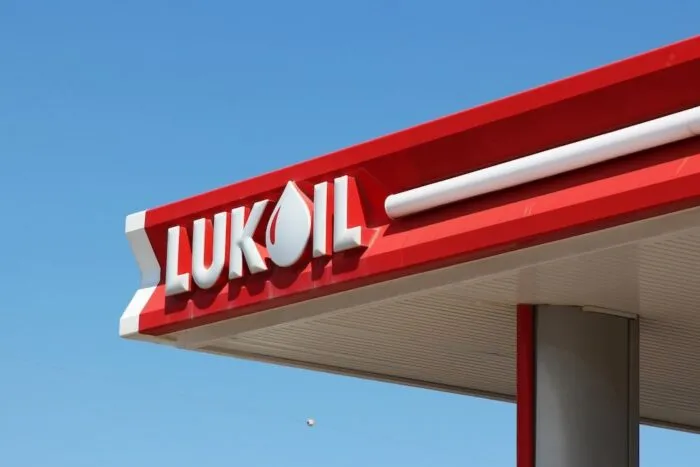 Lukoil dă în judecată România pentru blocarea explorării Trident