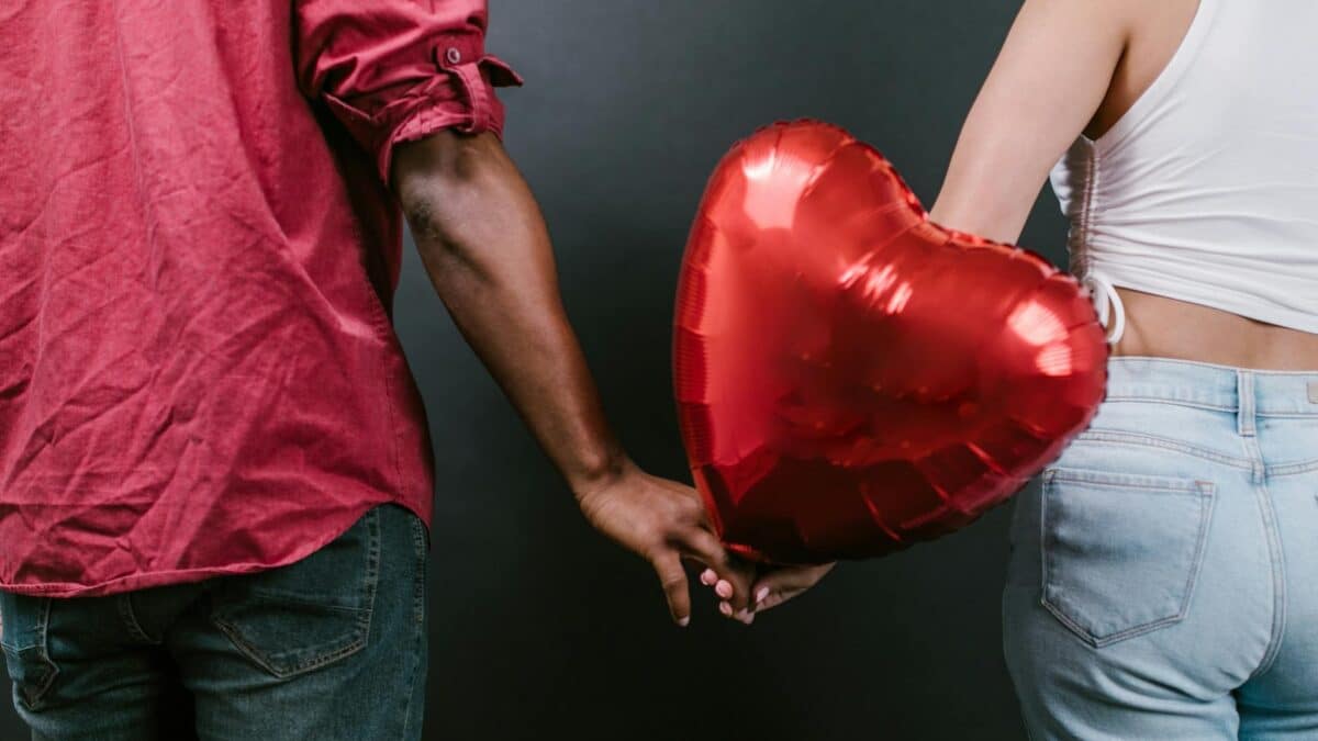Valentine's Day vs. Dragobete: Cum sărbătoresc românii iubirea