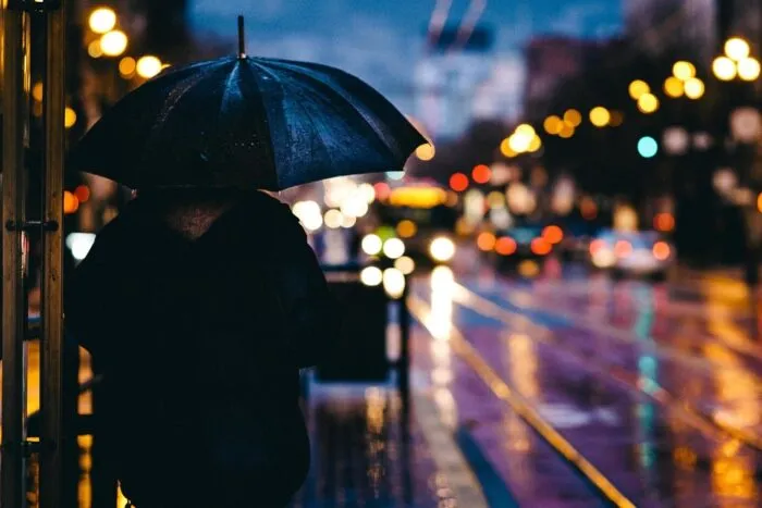 alerta-meteo-vant-de-100-km-h-si-ploi-de-50-l-mp-lovesc-romania-pana-vineri
