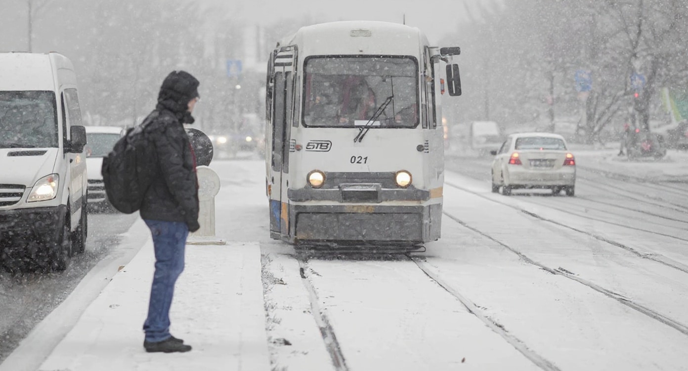 ANM avertizează: Urmează cel mai sever viscol, cu zăpadă de 50 cm și vânt de 85 km/h