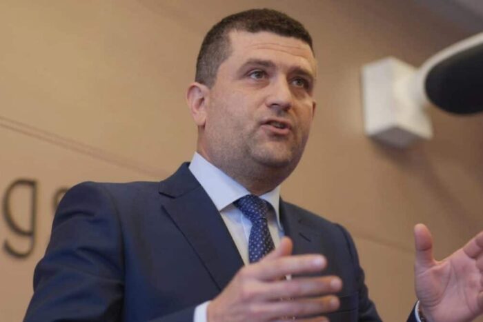 apararea granitei de 650 km o utopie ministrul apararii n avem un zid