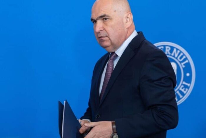 bolojan ignora studentii usa guvernului inchisa pe fondul taierilor din educatie