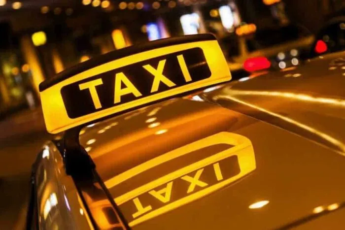 cursa-de-taxi-de-600-pentru-azilanti-guvernul-anuleaza-un-sistem-de-158-milioane-de-lire