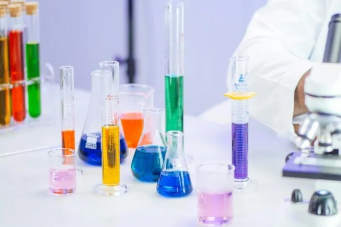Terapie genică, vaccin HIV și test Alzheimer: Progrese medicale recente