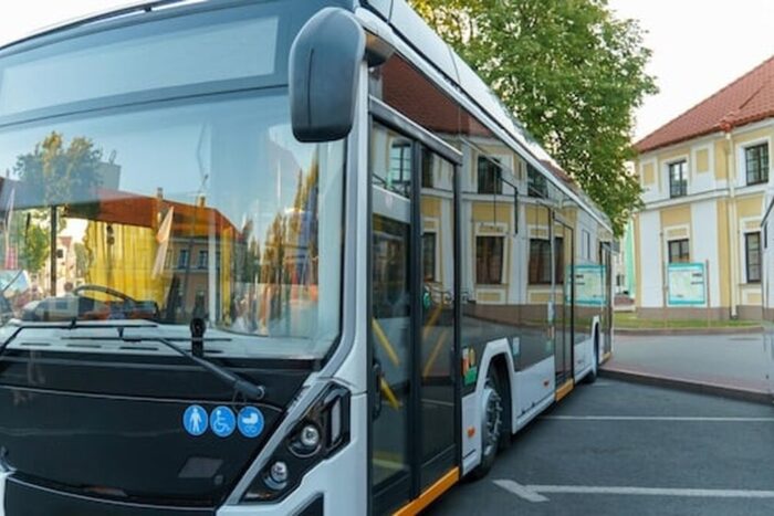 dezastrul de 450 mil lei autobuzele otokar din bucuresti intre foc si abandon