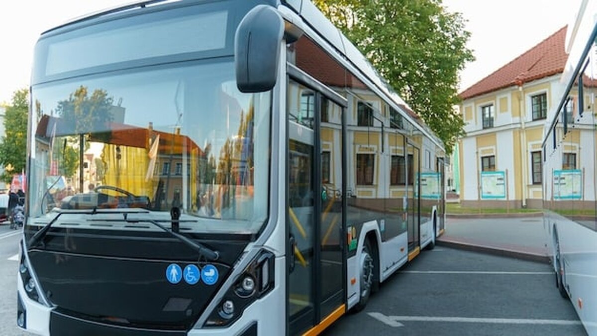 dezastrul de 450 mil lei autobuzele otokar din bucuresti intre foc si abandon