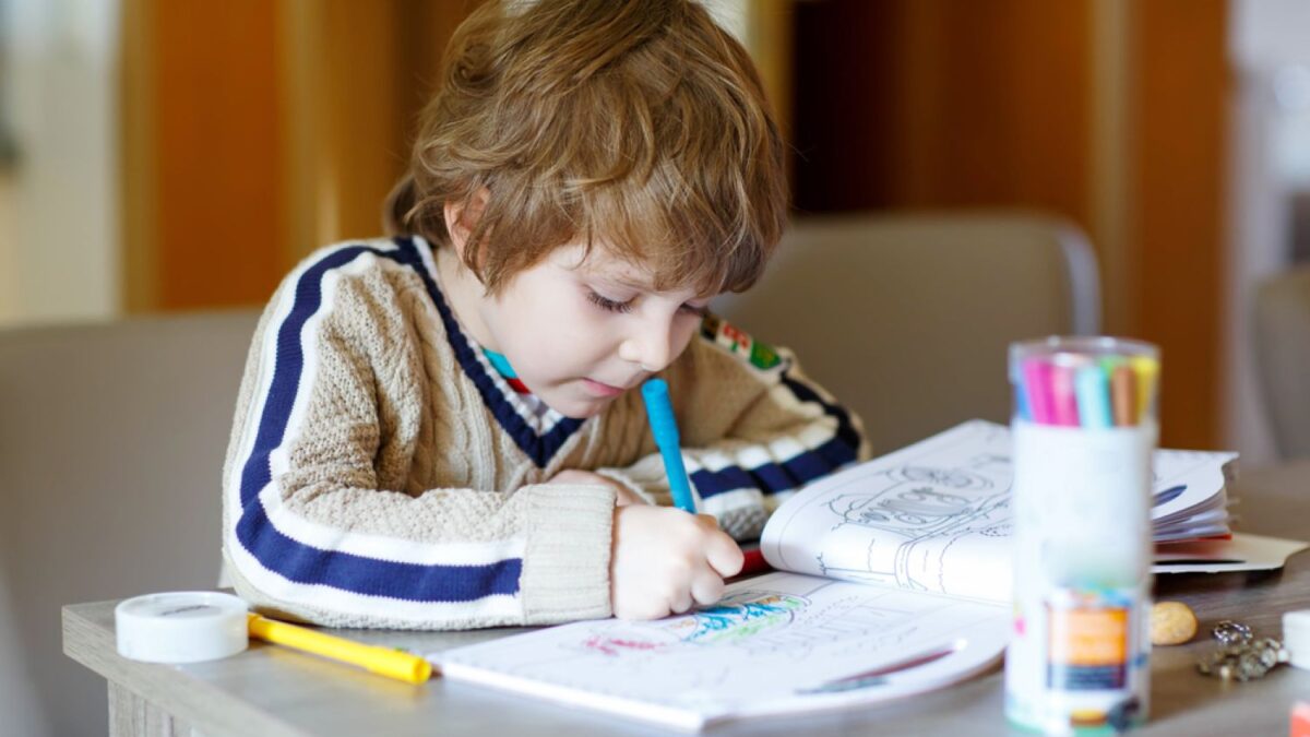 Importanța cărților de colorat pentru dezvoltarea copiilor: beneficii educaționale și creative e197c9b24a0a79b4abcb330c67727ffbf3