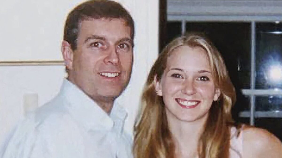 Email-bombă: Andrew a făcut sex cu victima lui Epstein. A plătit 12 mil. $ email bomba andrew a facut sex cu victima lui epstein a platit 12 mil 1771326538