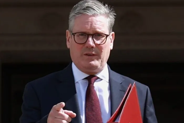epstein-zguduie-downing-street-starmer-fortat-sa-cedeze-in-scandalul-mandelson